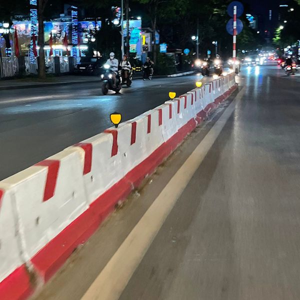 Tiêu Phản Quang Cao Cấp Mẫu Mã Đa Dạng Bền Bỉ - OTPQ00061 3 tieu phan quang gan dai phan cach 1