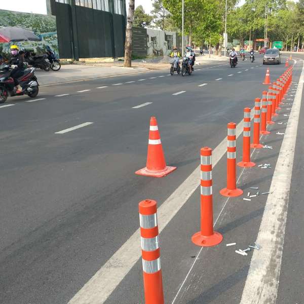 Cọc Tiêu Giao Thông Cao Cấp Chống Va Đập