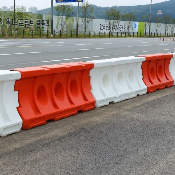 Dải Phân Cách Chất Lượng Bằng Thép Bền Bỉ
