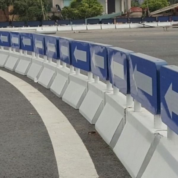 Dải Phân Cách Chất Lượng Nhựa Bền Bỉ