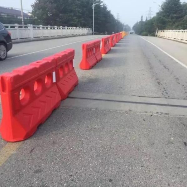 Dải Phân Cách Bằng Nhựa Di Động Cao Cấp