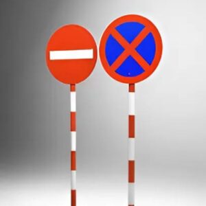 Biển cấm đi ngược chiều và biển cấm dừng xe, đỗ xe trên cột sơn trắng đỏ