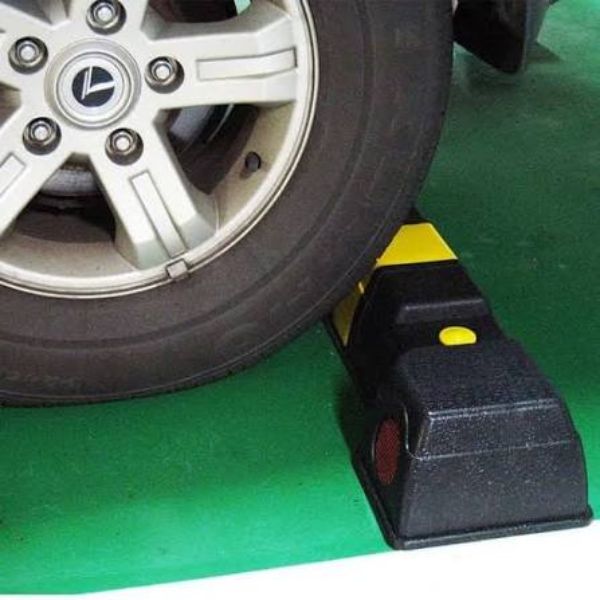 Chặn Lùi Sau Xe Chung Cư Cao Cấp